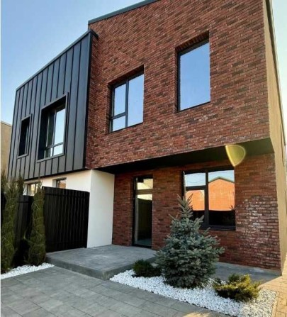 Будинок 54 м² з власним двором | 2 сотки біля Малиновського ринку - фото 1