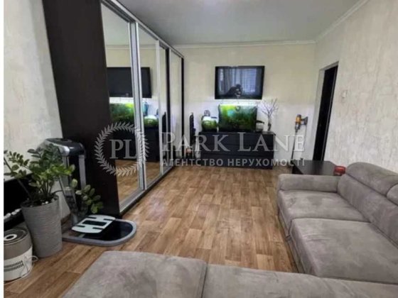 Продаж 2к квартири Генерала Ватутіна 10 Дніпровський р-н Київ