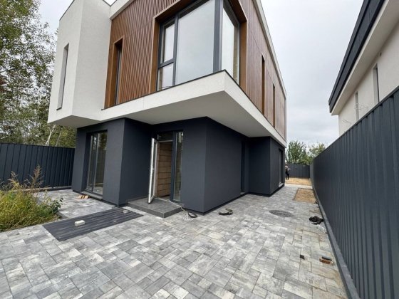 Будинок який захоплює Петропавлівська Борщагівка