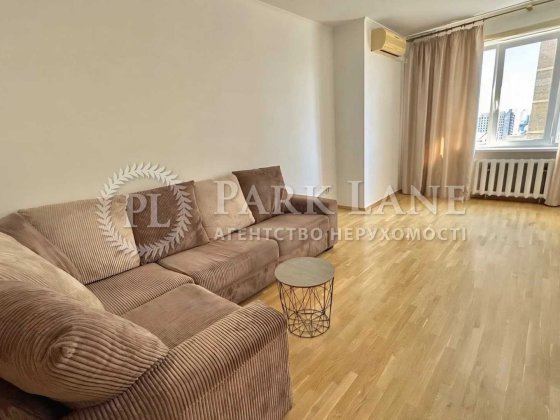 Продаж просторої 2к квартири Дніпровський район Микільсько Слобідська Киев