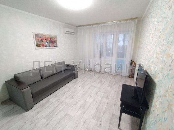 1-к кв-ра з ремонтом (не гостинка!) в центрі Троєщини, В.Беретті 5. Київ