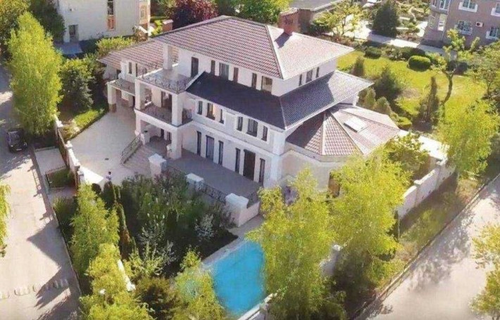 Продам дом для большой семьи Совиньон - фото 1