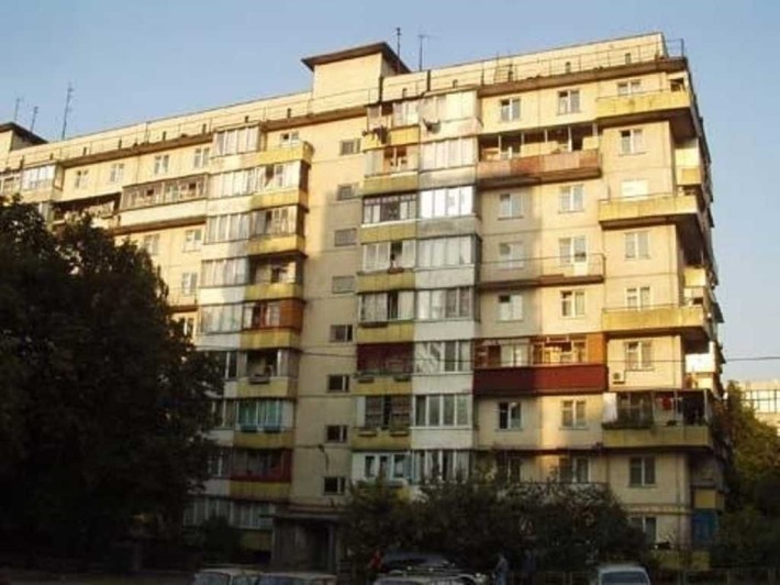 2 кім. продам вул. Автозаводська, 25 недорого - фото 1