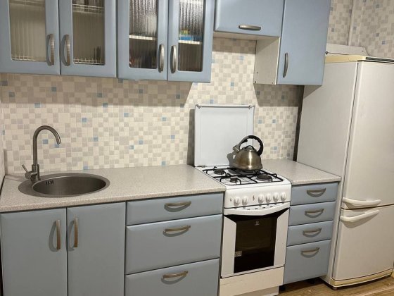 "ВЛАСНИК" Продам або обміняю 2к Милославська 35 Киев