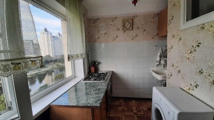 продам квартиру Русанівка 34 кв.м  40000 уо - фото 1