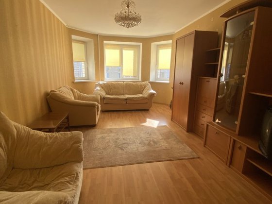 Продаж 2 кімнатної з ремонтом  Княжий Затон, 4 поруч метро "Позняки" Київ