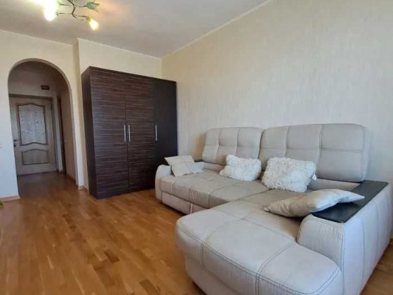 Продаж просторої квартири вул.Васильківська Голосіївський р-н Киев