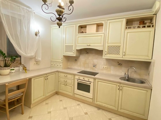 Голосіївський пр, 30в, БЕЗ% ІДЕАЛЬНО  для бізнеса та проживання !