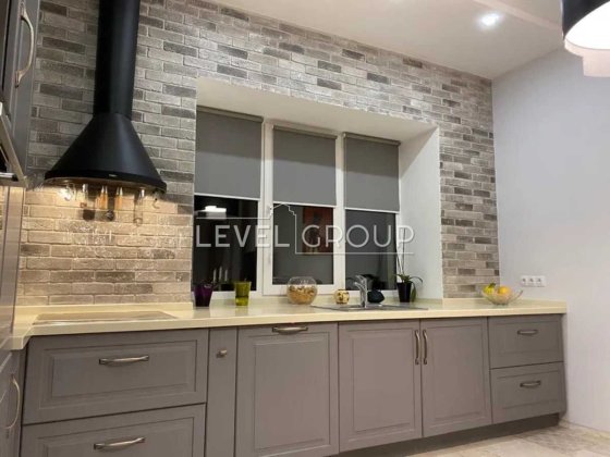 Конча Заспа! квартира на весь поверх! Пишіть відповідаю одразу Киев