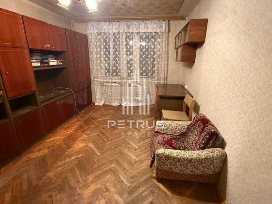 Продаж 1к - квартири 36 кв м.  біля м. Героїв Дніпра 12-А Київ