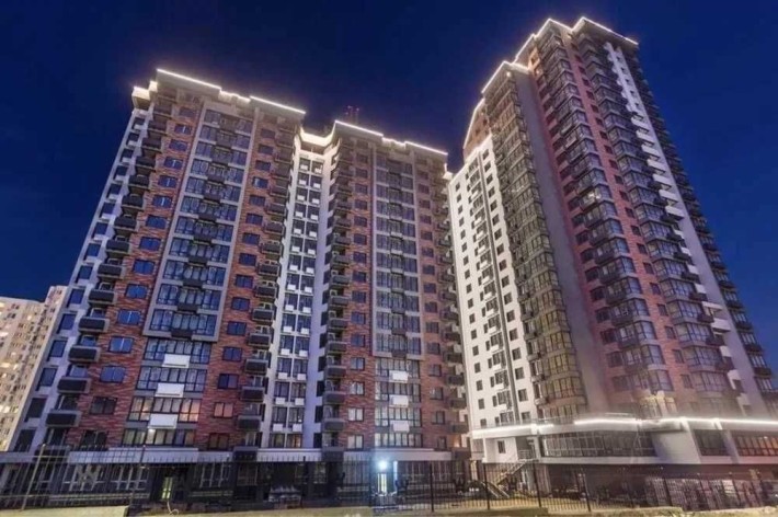 Продаж двох кімнатної з кладовою ЖК West House вул Костанайська 13А - фото 1