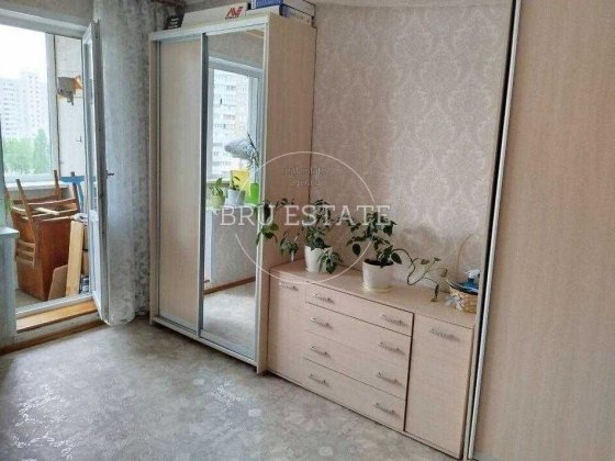 Продаж 3к з ремонтом на Троєщині Милославська Киев