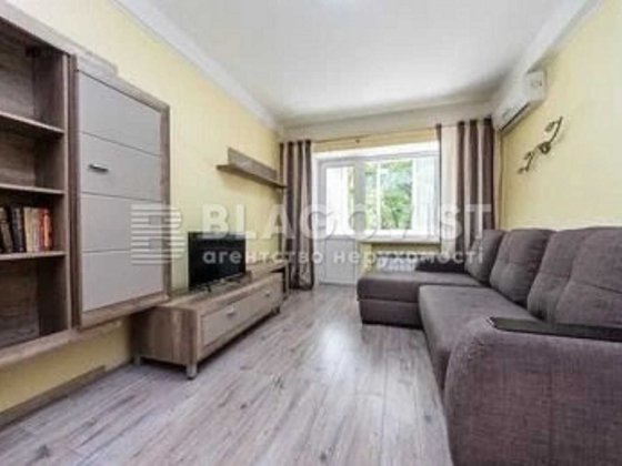 Німанська 2, М Печерська, 2 кім 45м 104000$ Киев