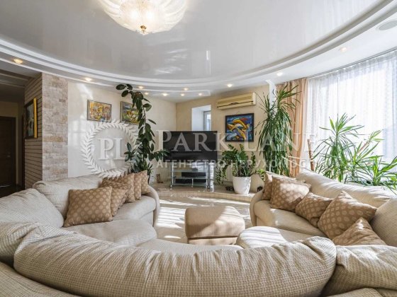 Продам 4 кімнатну квартиру Микільсько-Слобідська 4г метро Лівобережна Київ