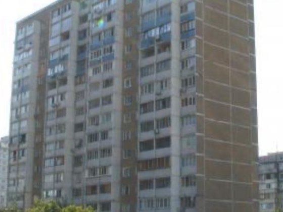 Продається половина 3 кімнатноі квартири на Троещині Киев