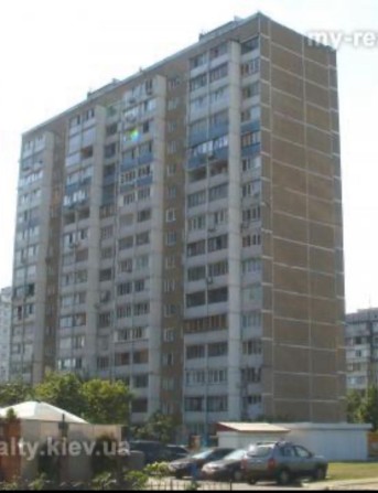 Продається половина 3 кімнатноі квартири на Троещині - фото 1