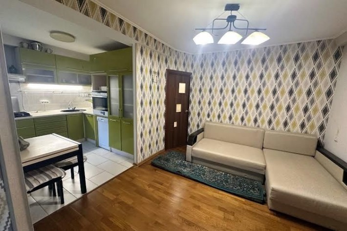 Чудова пропозиція! Затишна 2-к квартира вул. Мілютенка 18 - фото 1