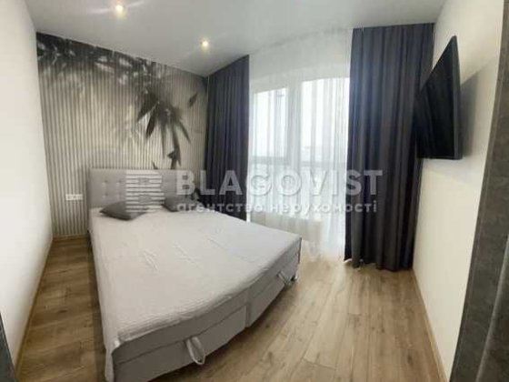 Ревуцького 40 г. Продаж 1 кімнатної квартири з ремонтом. Киев