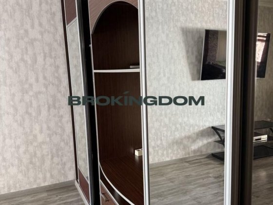 2-кімнатна квартира біля ТРЦ “Район”, вул. Лаврухіна Киев