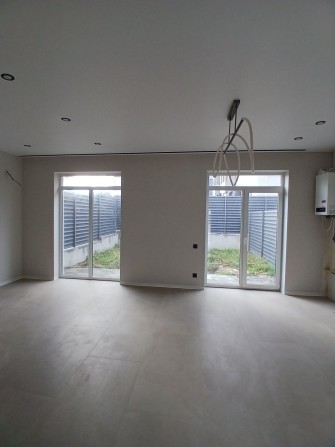 Таунхаус з ремонтом під Києвом, центральні комунікації - фото 1