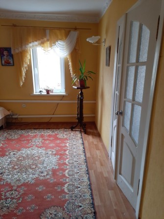 Продам квартиру у  приватному  будинку без посередників. - фото 1