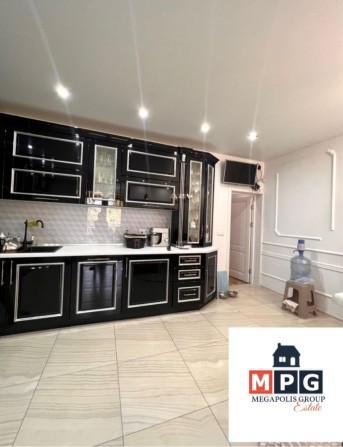 Продаж будинку в місті - фото 1