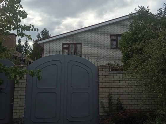 Продам двухэтажный дом на 10 сотках земли Харків