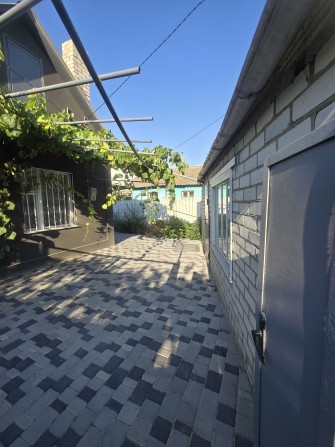 Продам дом с капремонтом в Малиновском районе - фото 1