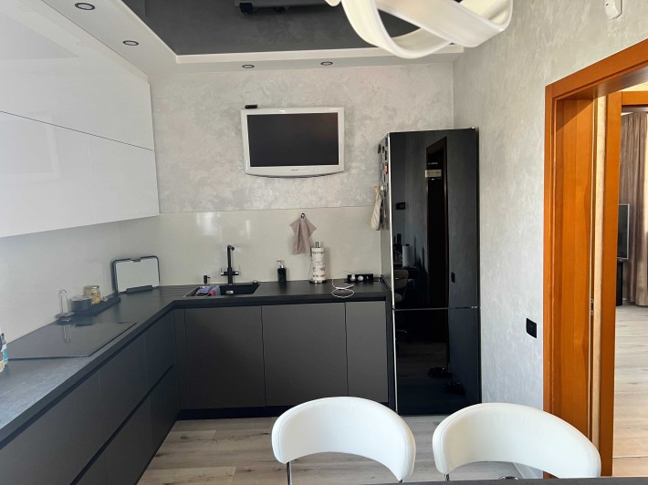 Продам 2х этажный дом в Новобаварском районе - фото 1