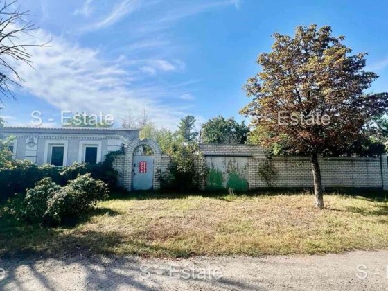 Продам дом под реконструкцию участок 10 соток+ Харків