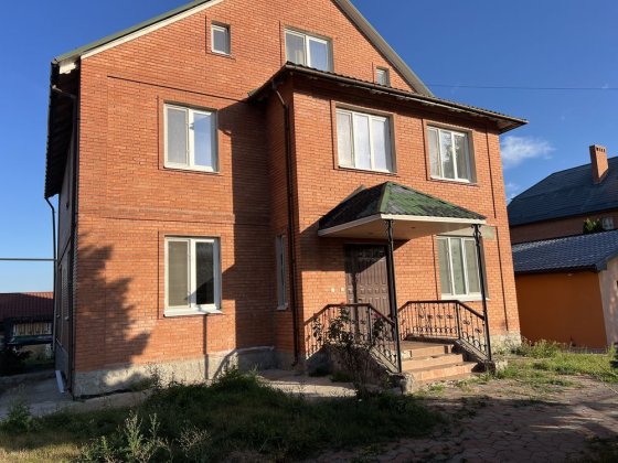 Продам два дома в охраняемом поселке Флоринка, метро Победа Харків