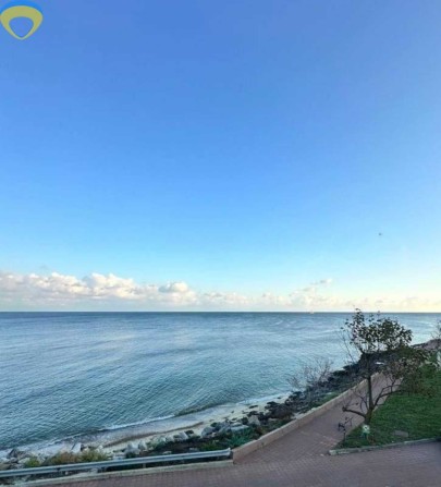 Дом первая линия моря. Срочная продажа. - фото 1