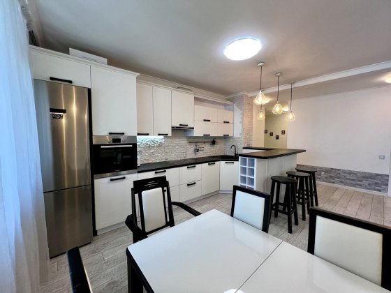 Простора та світла 3-кімнатна квартира 110 м² вул Єлезавети Чавдар 11 Київ