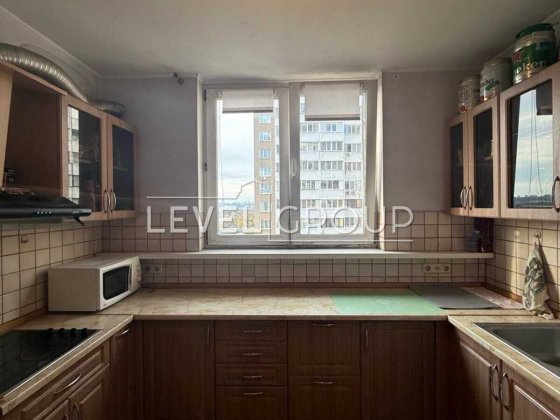 Продаж 1к квартири вул.Харківське шосе 56 Дарницкий р-н Київ