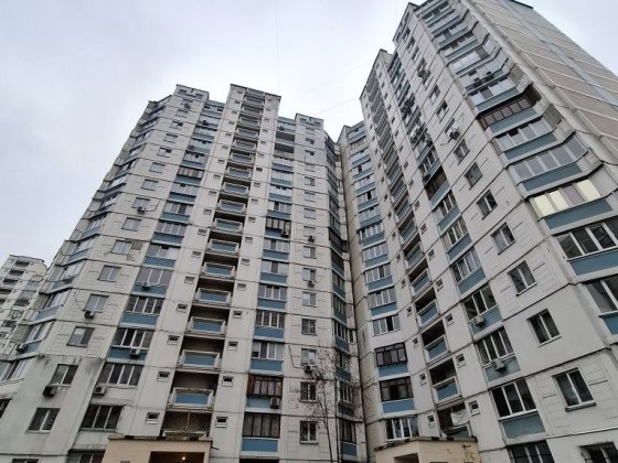 Терміново  продамо простору 1 кімнатну після капітального ремонту Киев