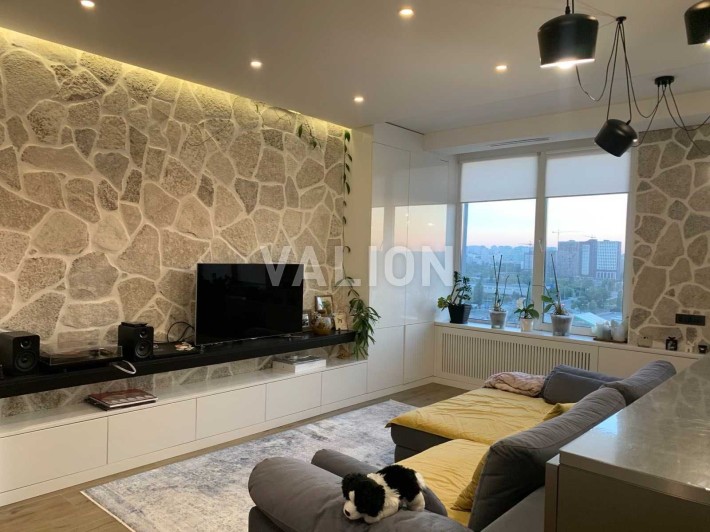 Продаж 3 кімн. по вул. Богатирській 6 а, метро Мінська, Героів Дніпра. - фото 1