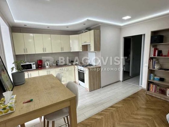 Центр, Печерськ, Арсенальна,Кловська, 1 кім. 40кв.м, 71000у.е торг Киев