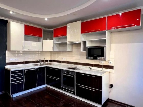 Простора та світа 3-к квартира з якісним ремонтом вул. Лісківська 16 Київ