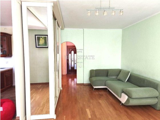 Продам  2к кв на вул Княжий Затон 2/30 біля Позняки Держпрограми-так Киев