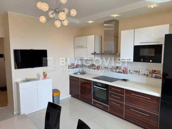 Продам 2 кім квартиру Голосіївська, 13б ,ремонт, метро "Голосіівська" Киев