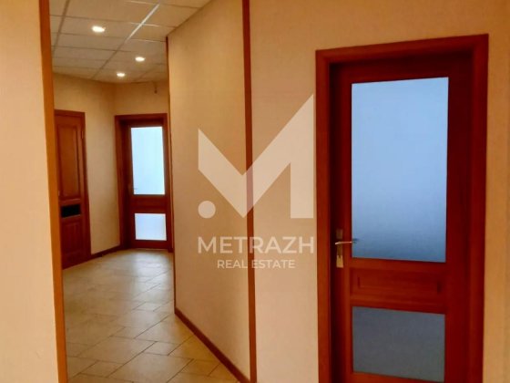 Чудова пропозиція! 4-кімнатна квартира 160 м² вул. Раїси Окіпної 4