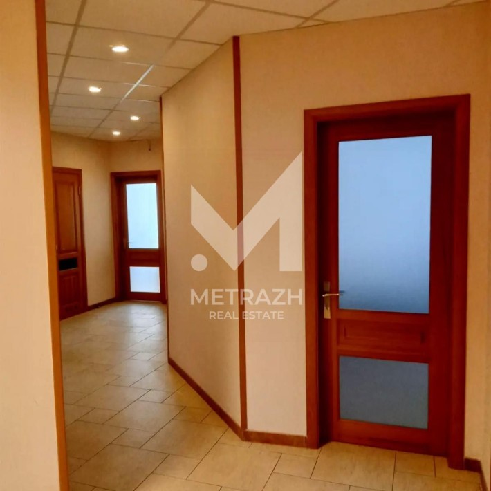 Чудова пропозиція! 4-кімнатна квартира 160 м² вул. Раїси Окіпної 4 - фото 1