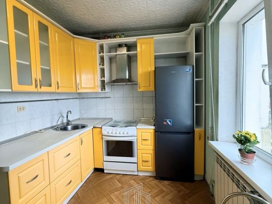 Продаж 3к квартири. ТРОЄШИНА. просп. Червоної Калини. Киев