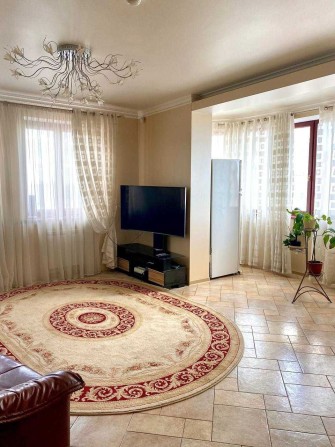 Продаж 4-кімнатної квартири з ремонтом, вул. Анни Ахматової, 13 - фото 1