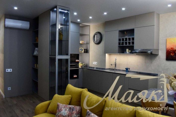 Продаж 2к. квартири 70м в ЖК Новопечерська Вежа, вул Бойчука, Печерськ - фото 1