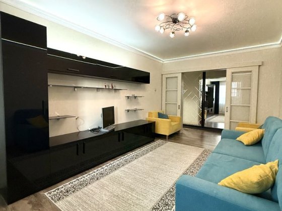 Простора 2-к квартира 74  м² з сучасним ремонтом вул. Млославська 45 Киев