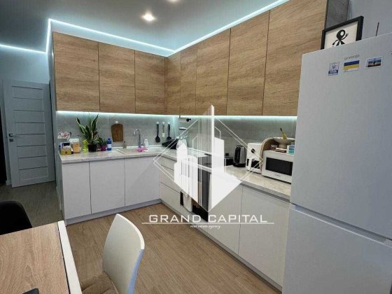 Продам ВИДОВУ 1к квартиру ЖК Каховська/ метро Лівобережна /ГЕНЕРАТОР Київ