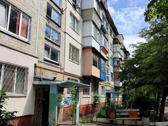 Продам  2-ком. квартиру вул. Ірини Бекешкиної 8 (Карбишева), Киев