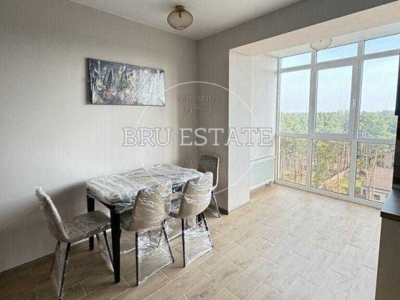 Продам світлу 1к кв в ЖК Лісова Казка на вул Радистів 34Р Киев