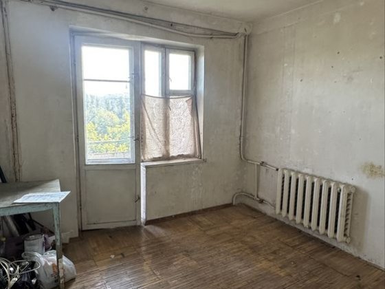 Продам 1-кім кв під ремонт. Вул. Мілютенко 46 Лісовий масив Киев